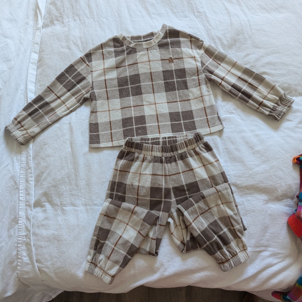 GAP flannel pyjamas age 6